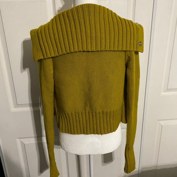 Beautiful MAXAZRIA COLLECTION sweater - Picture 5 of 10